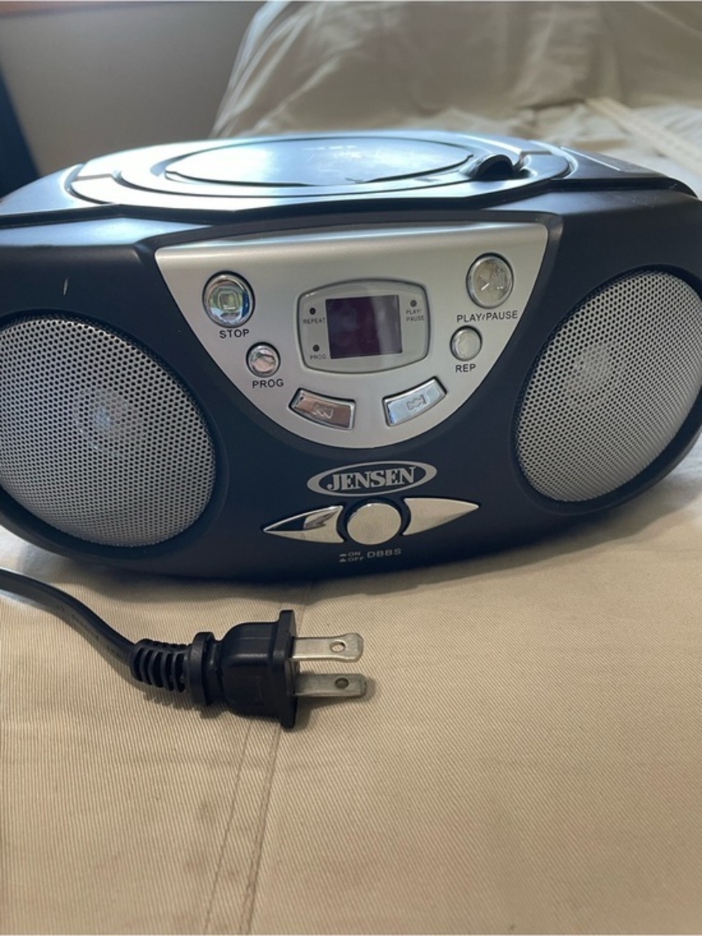 Jensen Black and Silver Portable CD Player Boombox am/ fm radio